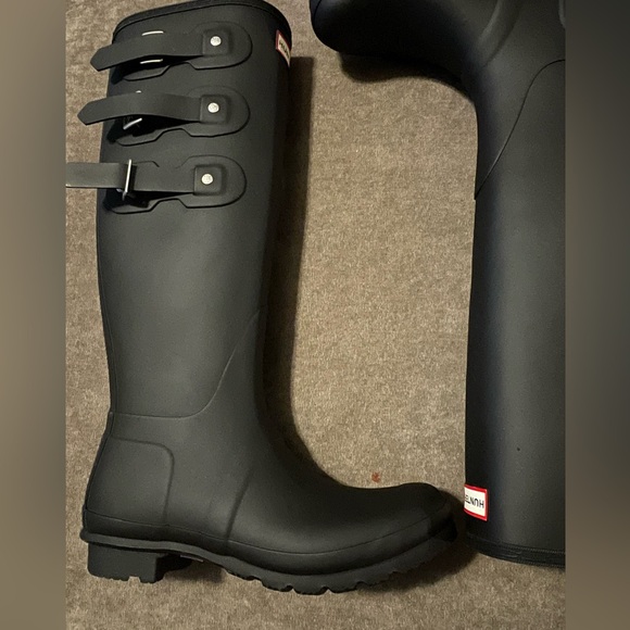 New women’s Hunter tall black rain boots w/ socks - Picture 12 of 15